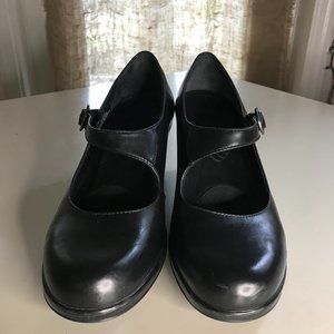 Dansko Mary Jane pump with flare size 40